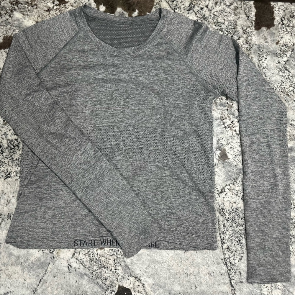 Lululemon Athletica Gray Swiftly Tech Long-Sleeve Shirt 2.0
Waist Length